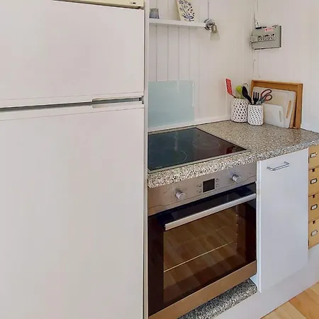 4 Person In * Hadsund